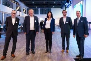 Rechtsanwalt und Partner der Kanzlei FRH | Erfurt Rechtsanwälte Fachanwälte Dirk Götze bedankt sich bei allen Teilnehmern