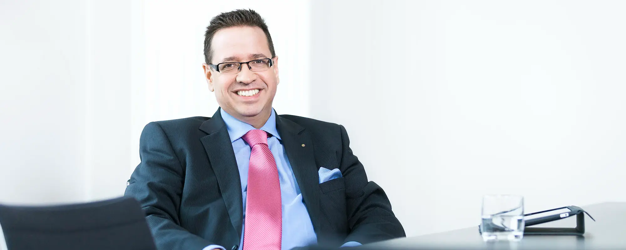 Rechtsanwalt Dirk Götze, Partner der Kanzlei FRH und Fachanwalt für Handels- und Gesellschaftsrecht Fachanwalt für Insolvenz- und Sanierungsrecht Fachanwalt für Steuerrecht